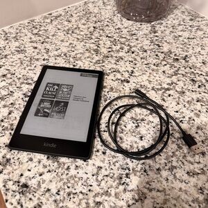 Amazon Kindle Paperwhite 6.8” 16GB e-Reader with Adjustable Warm Light